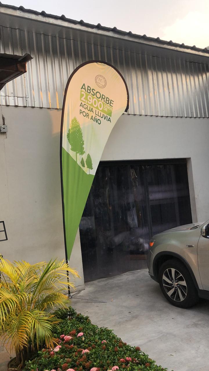 Flying Banner Tipo Gota — vista 3